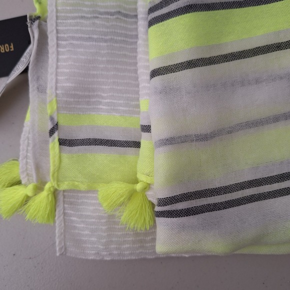 NEW Forever 21 Scarf White Yellow Gray Striped Tassel Trim Lightweight‎ Soft - Picture 9 of 11
